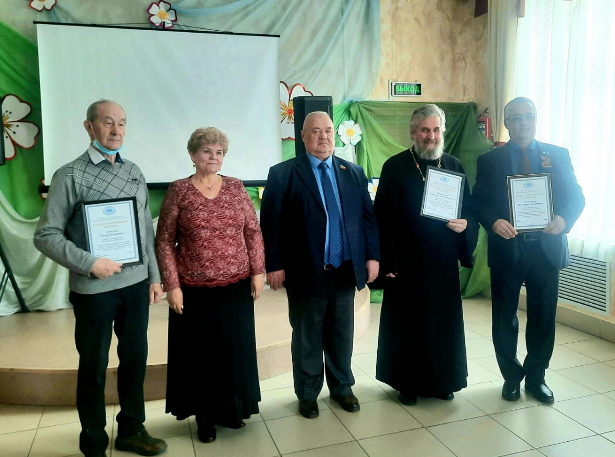 В последний день работы ОП 5 созыва было много награждений. Уважаемых в АГО общественников благодарили за плодотворную и эффективную работу на благо родного района.