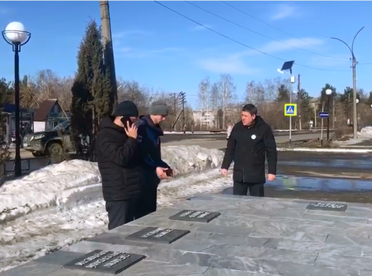 Скрин с видео. Звезду для Вечного огня установят на постаменте мемориала