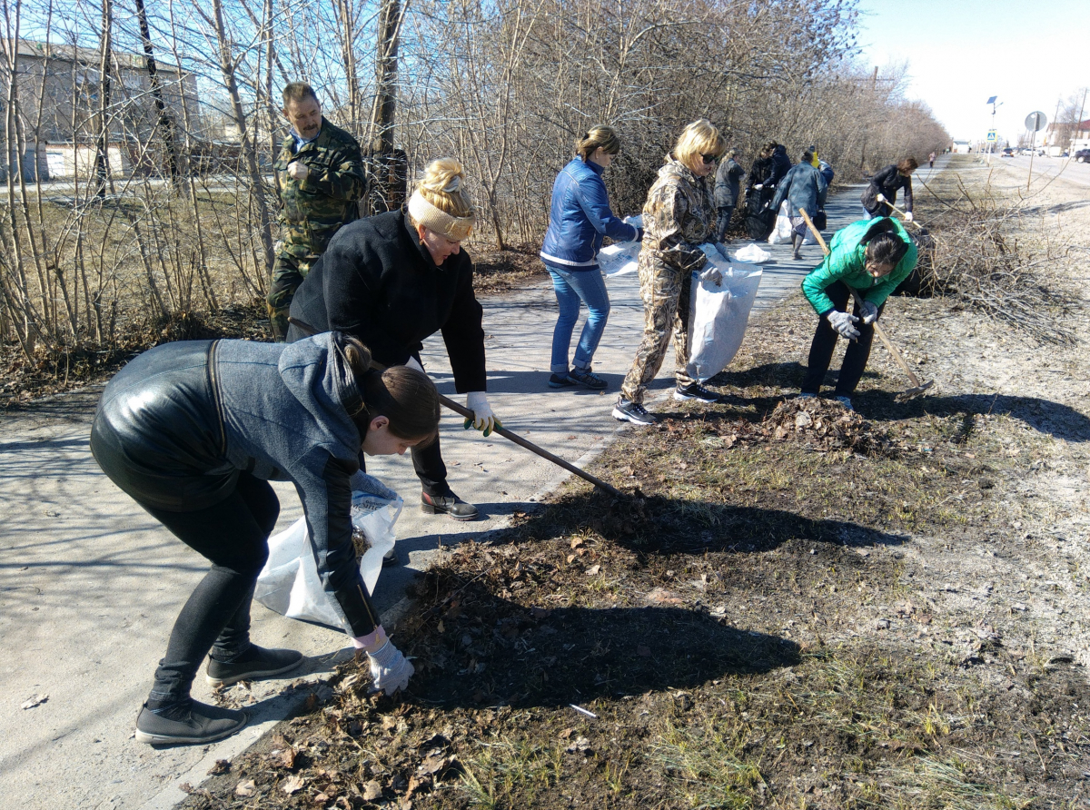 Фото из архива редакции. Весенние субботники объединяют артемовцев, любящих свою малую родину