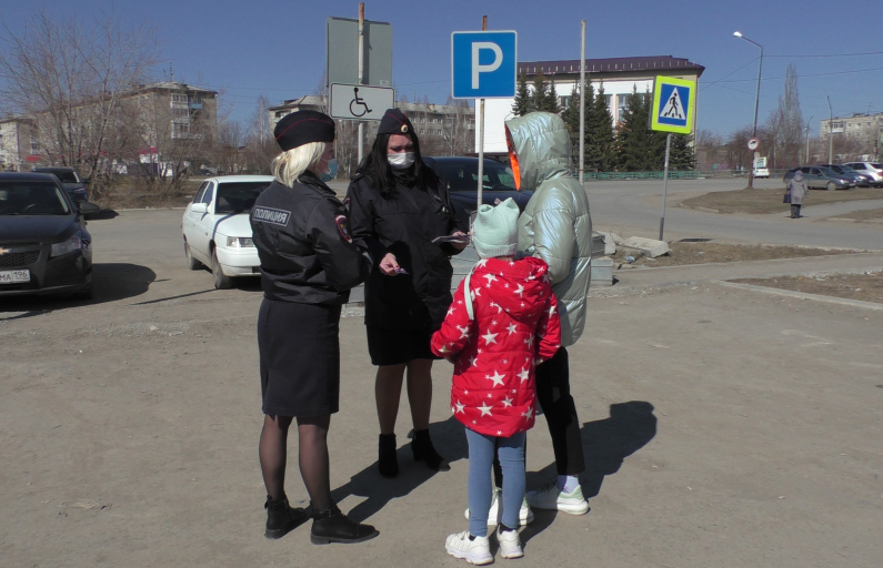 Фото предоставлено ОМВД. В подарок участники акции получили памятки и световозвращатели.