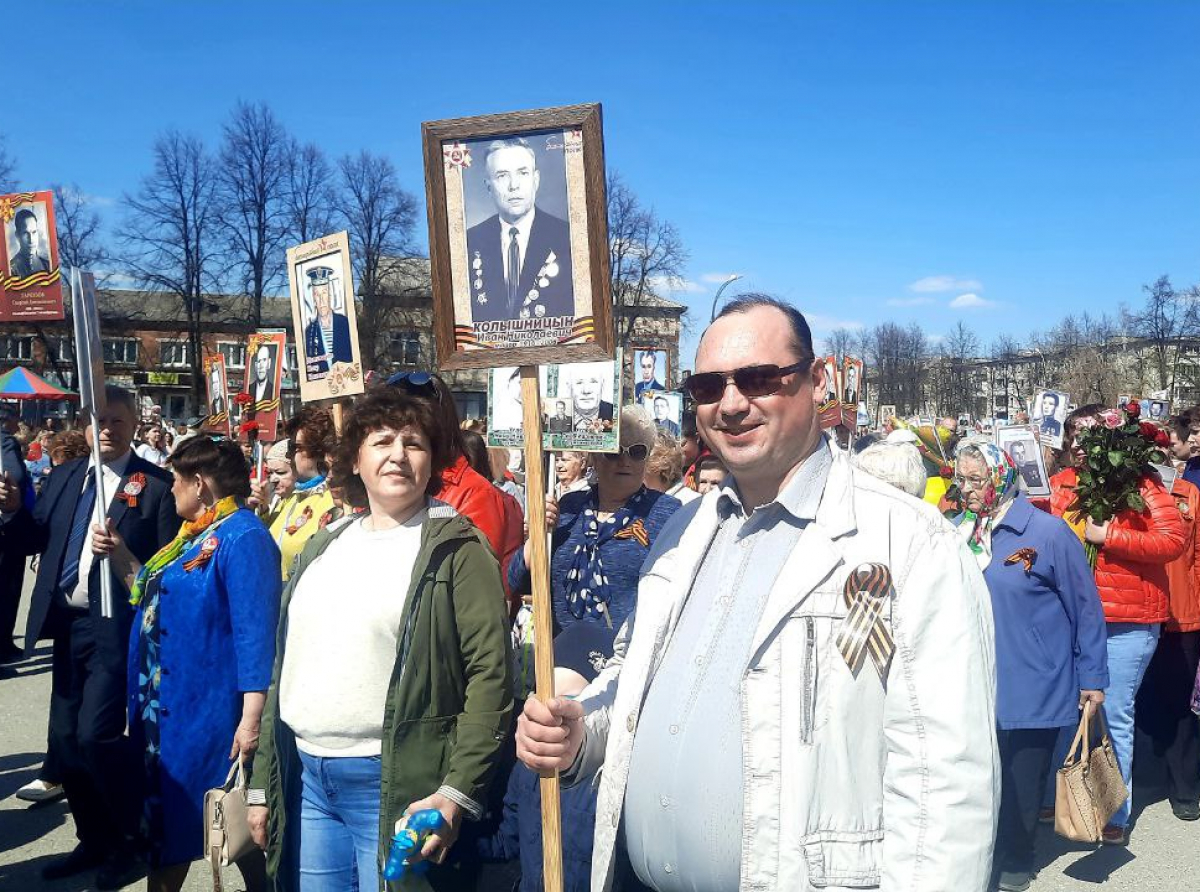 Фото Галины Таскиной. В каждой семье есть свой герой. Сегодня он снова в строю благодаря акции "Бессмертный полк".