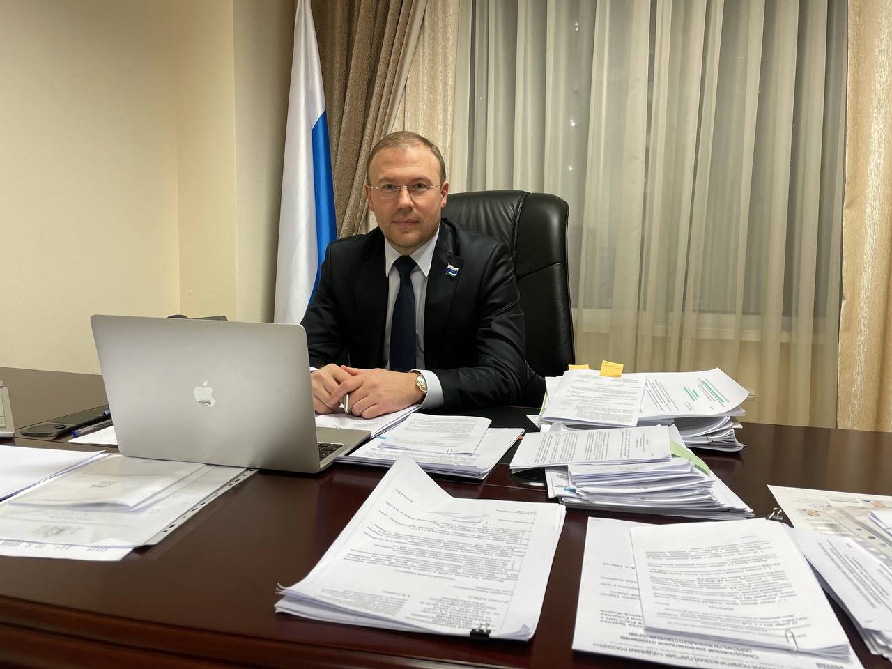 Евгений Старков открывает общественную приемную