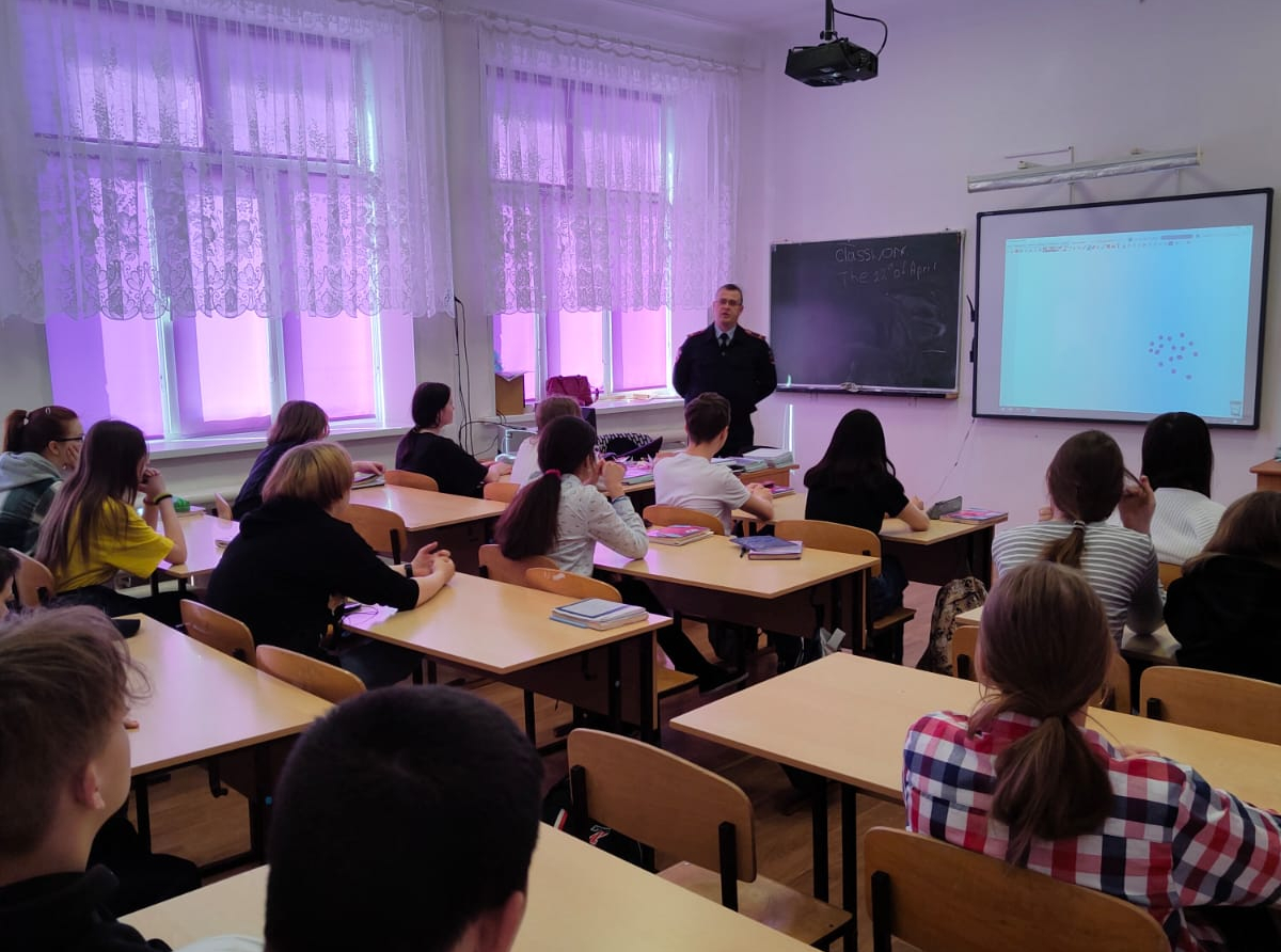Фото ПДН ОМВД. Если вам известны факты правонарушений, совершаемых в сфере семейно-бытовых отношений, неисполнения родителями обязанностей по воспитанию и содержанию детей, жестокого обращения с ними, просим сообщать имеющуюся информацию в полицию на телефон дежурной части: 8(34363) 2-12-02.