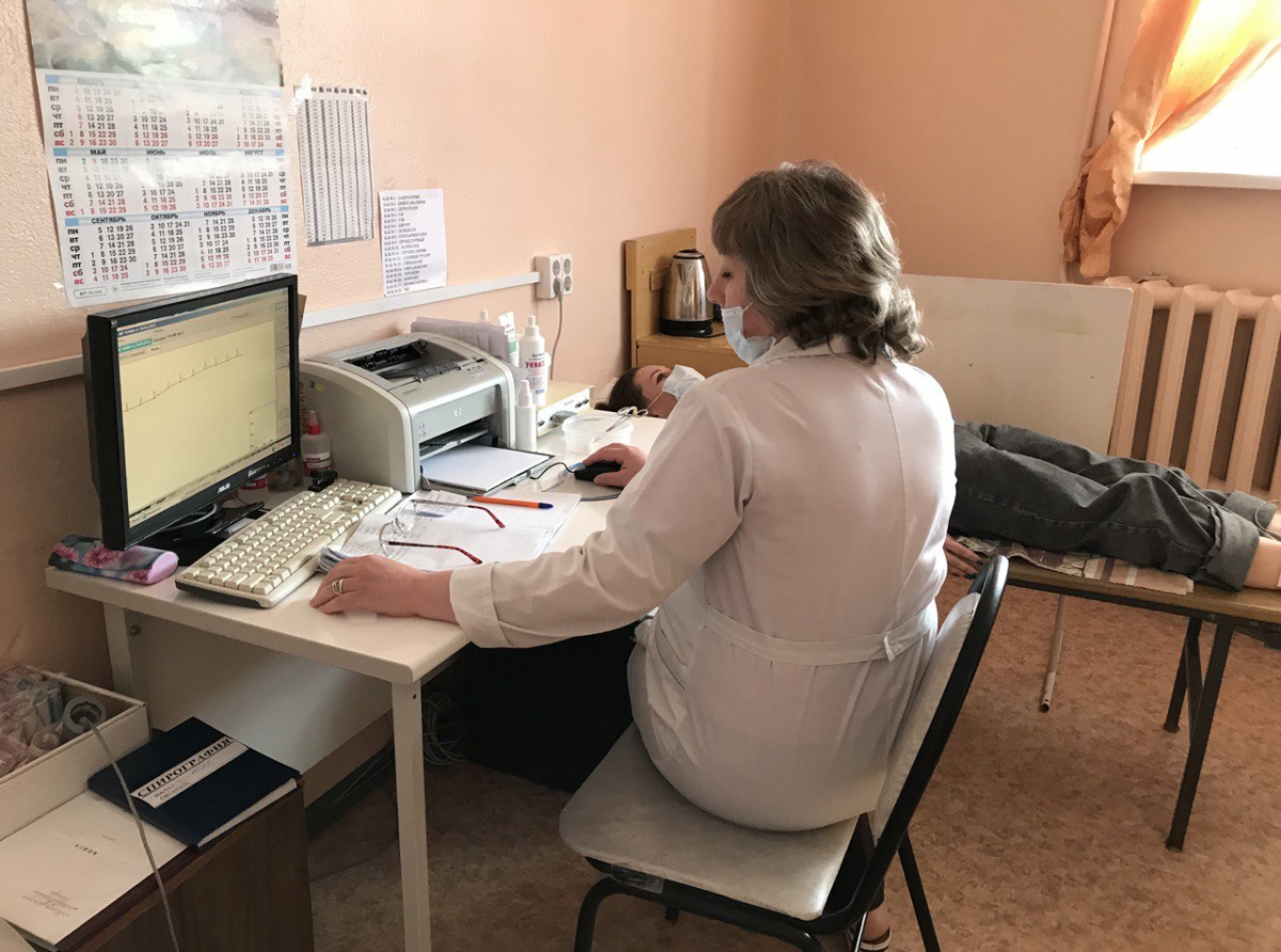 Фото пресс-службы АЦРБ. Уважаемые жители Артёмовского городского округа! Запишитесь на диспансеризацию по телефону 2-52-73 или 8 902 150 31 05. Приходите в поликлинику в «Зелёную субботу»!