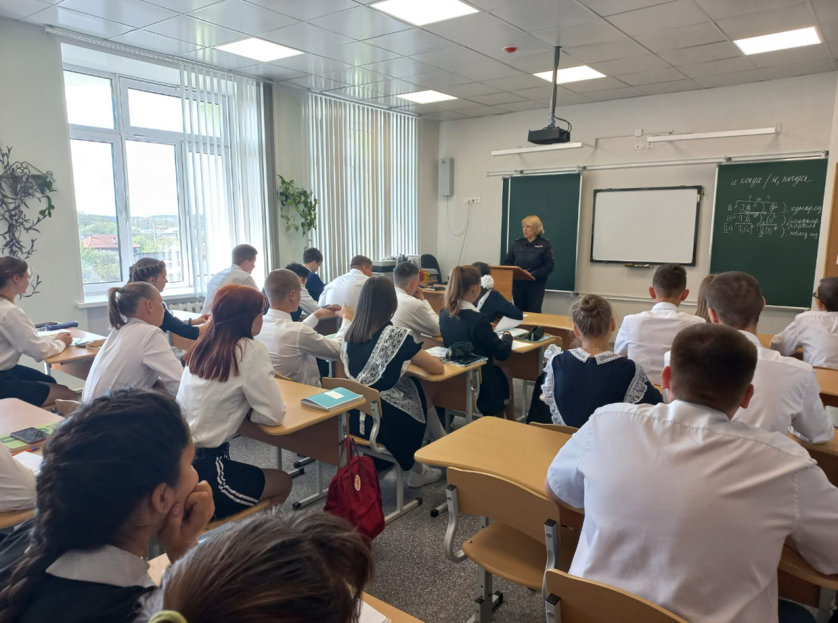 Фото предоставлено ОМВД. Если вам известны факты правонарушений, совершаемых в сфере семейно - бытовых отношений, неисполнения родителями обязанностей по воспитанию и содержанию детей, жестокого обращения с ними, просим сообщать имеющуюся информацию в полицию на телефон дежурной части: 8(34363) 2-12-02