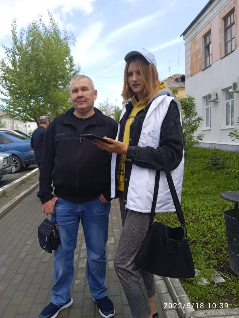 Работают в будни, выходные и даже праздники