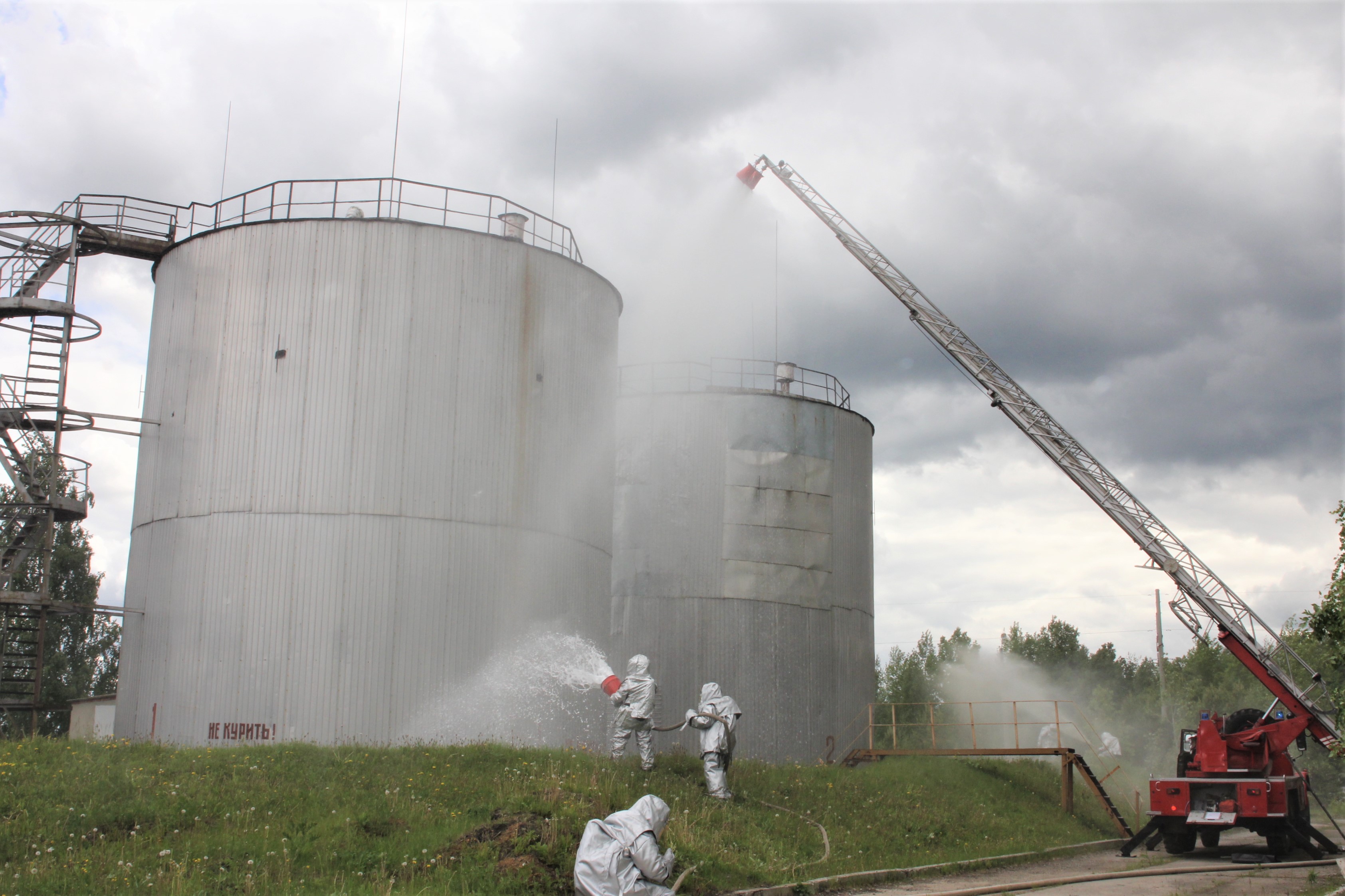 На Артемовской ТЭЦ прошли тренировочные учения по тушению пожара