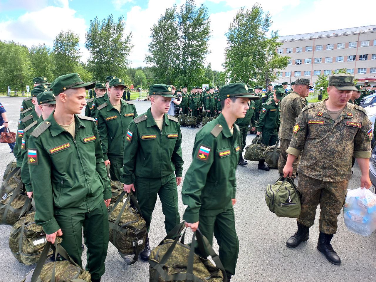 В добрый путь, новобранцы! (фото, видео)