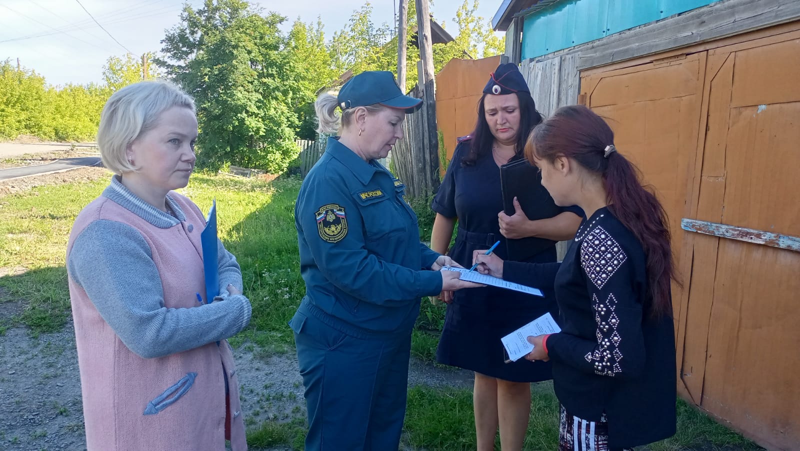В Артемовском проверяют семьи, находящиеся в социально-опасном положении