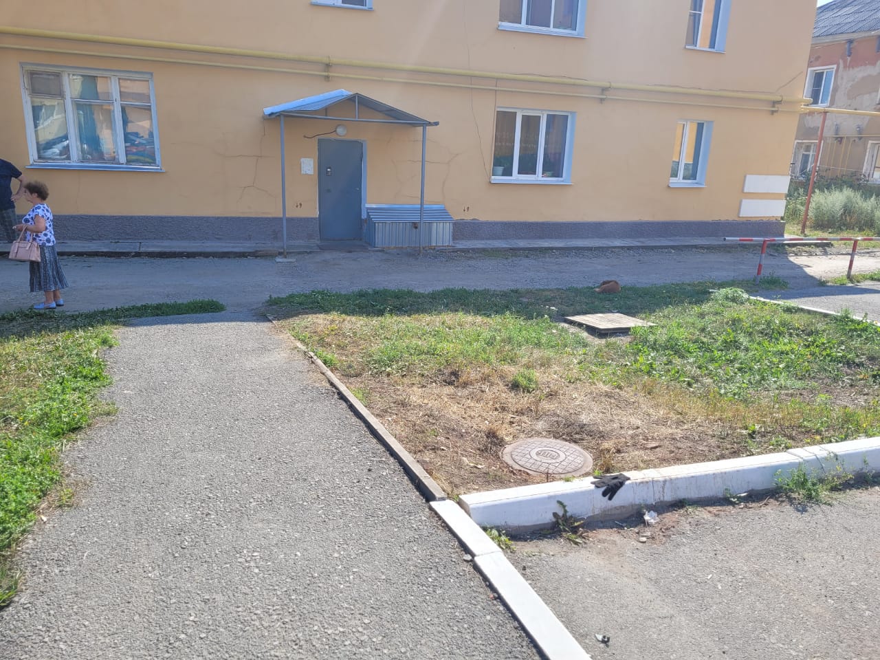 В п. Буланаш погиб мужчина. Он упал в канализационный колодец