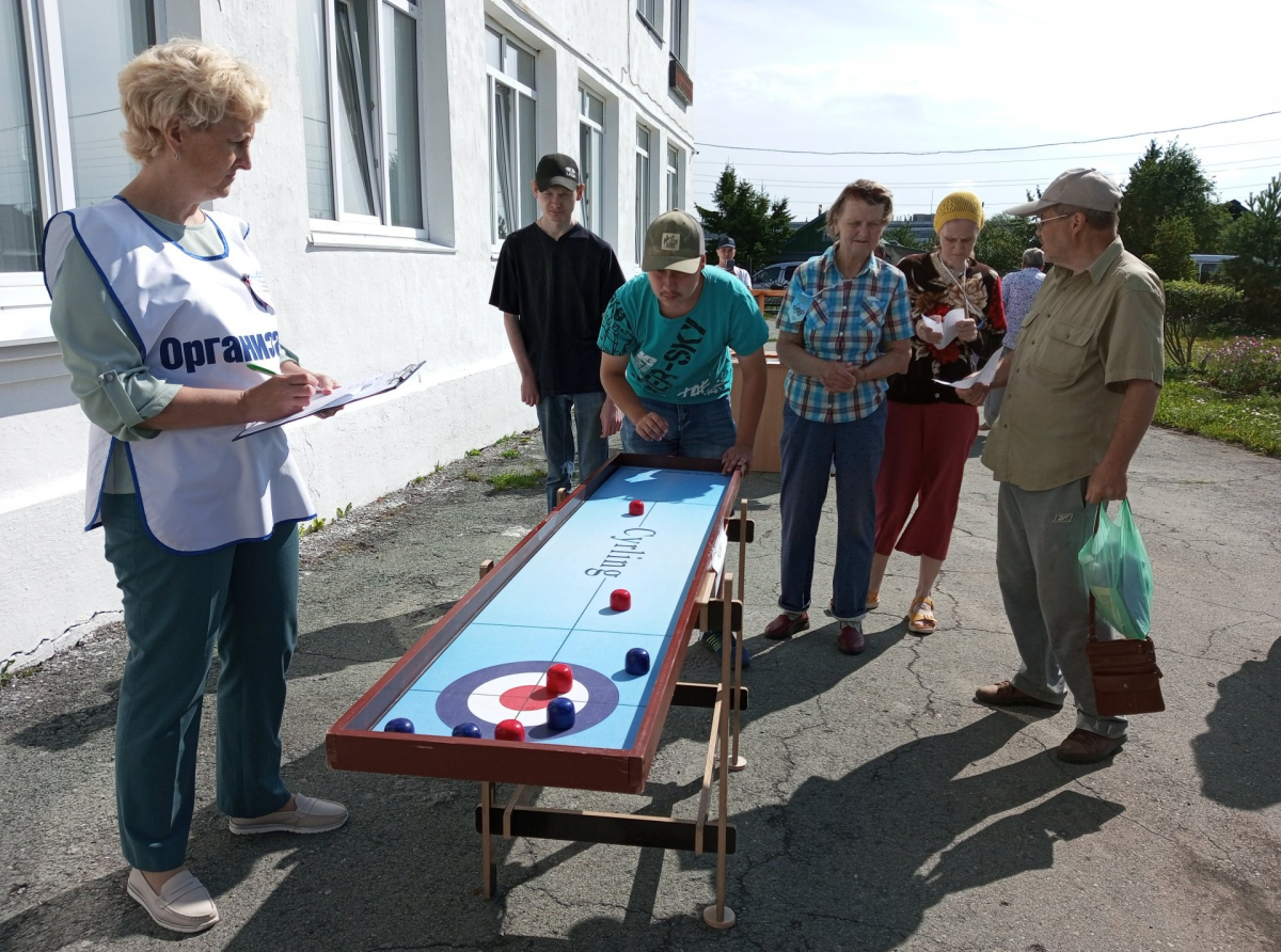 Фото КЦСОН. Весело, азартно и спортивно прошел турнир в комплексном центре 