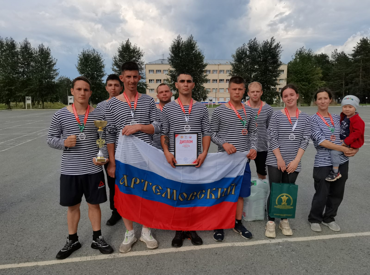 Фото - отдел по спорту администрации АГО. Наши ребята - лучшие в военизированной эстафете.