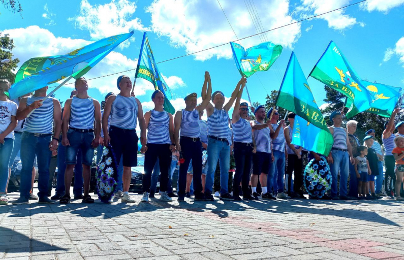 Фото Галины Таскиной. "За ВДВ!"