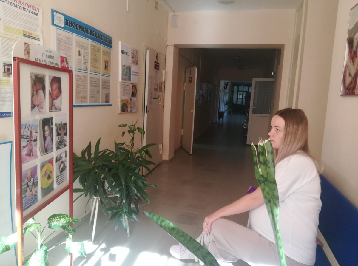 Фото пресс-службы АЦРБ. Тематические стенды в женской консультации информируют будущих мам о преимуществе грудного вскармливания.