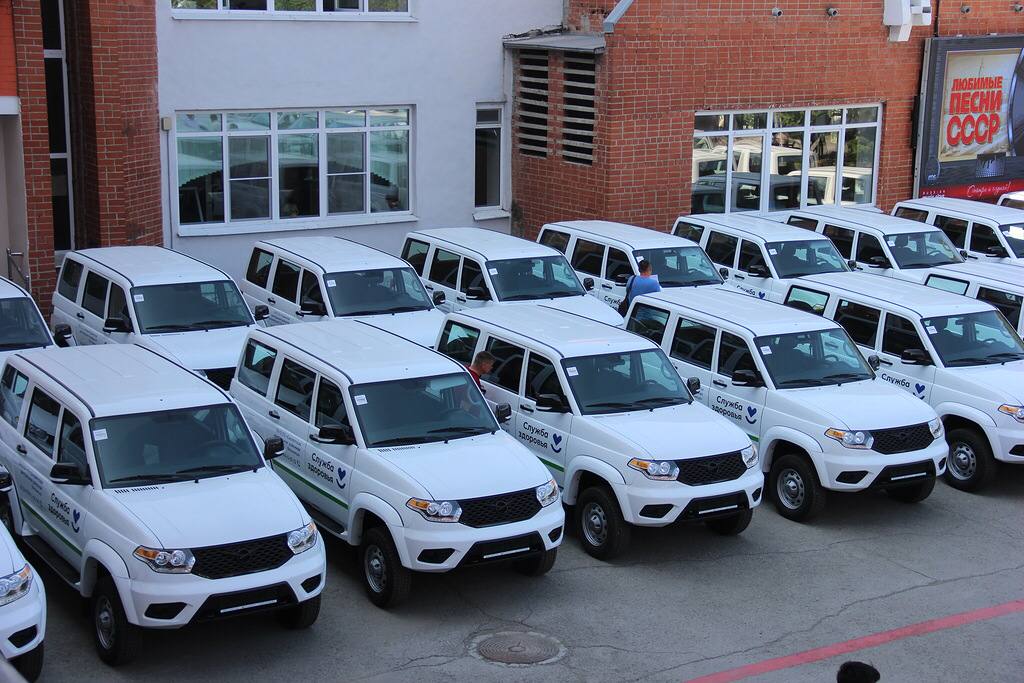 К пациентам – на «Патриотах». Автопарк Артемовской ЦРБ снова пополнился