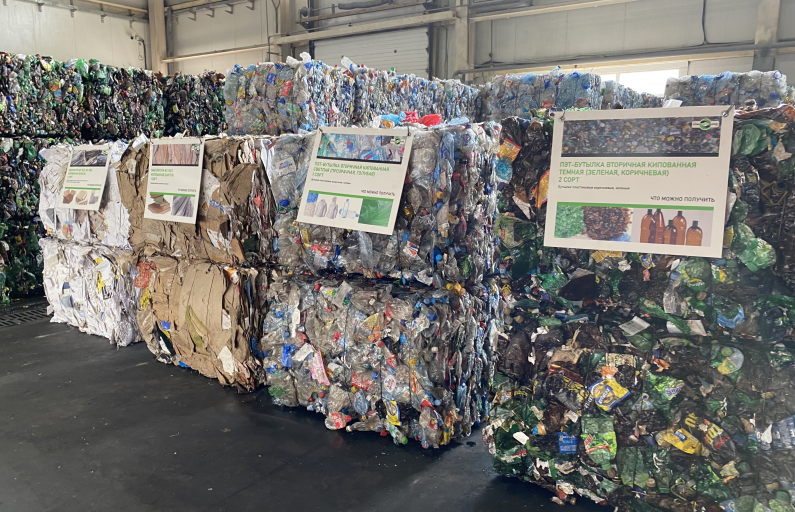 Фото ЕМУП. Сортировка помогает уменьшить количество мусора на полигоне и увеличить число отходов, отправляемых на переработку и во вторичное производство