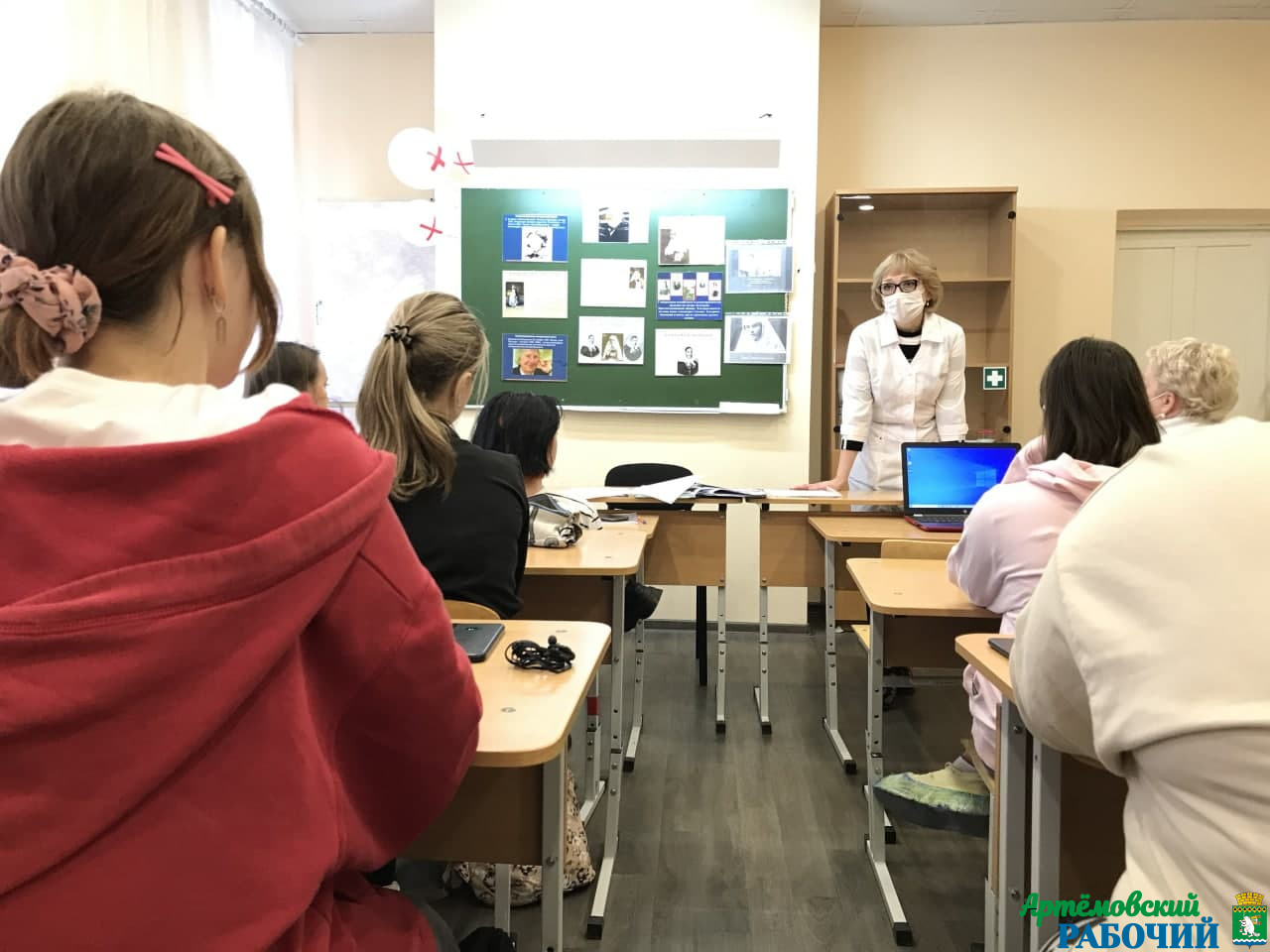 Я б в электрики пошел, пусть меня научат!