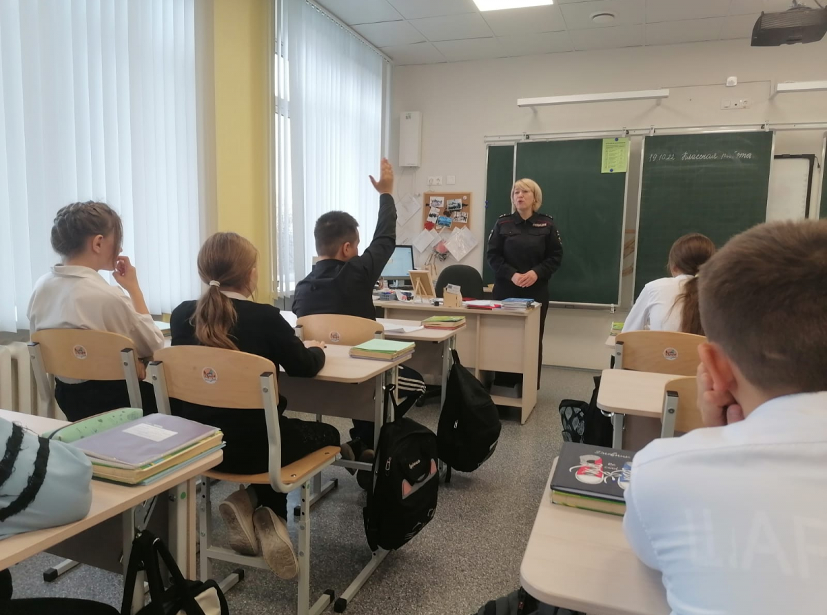 Фото предоставлено ОМВД. Профилактическая работа по профилактике алкоголизма в подростковой среде ведется сотрудниками полиции на постоянной основе и будет продолжена.