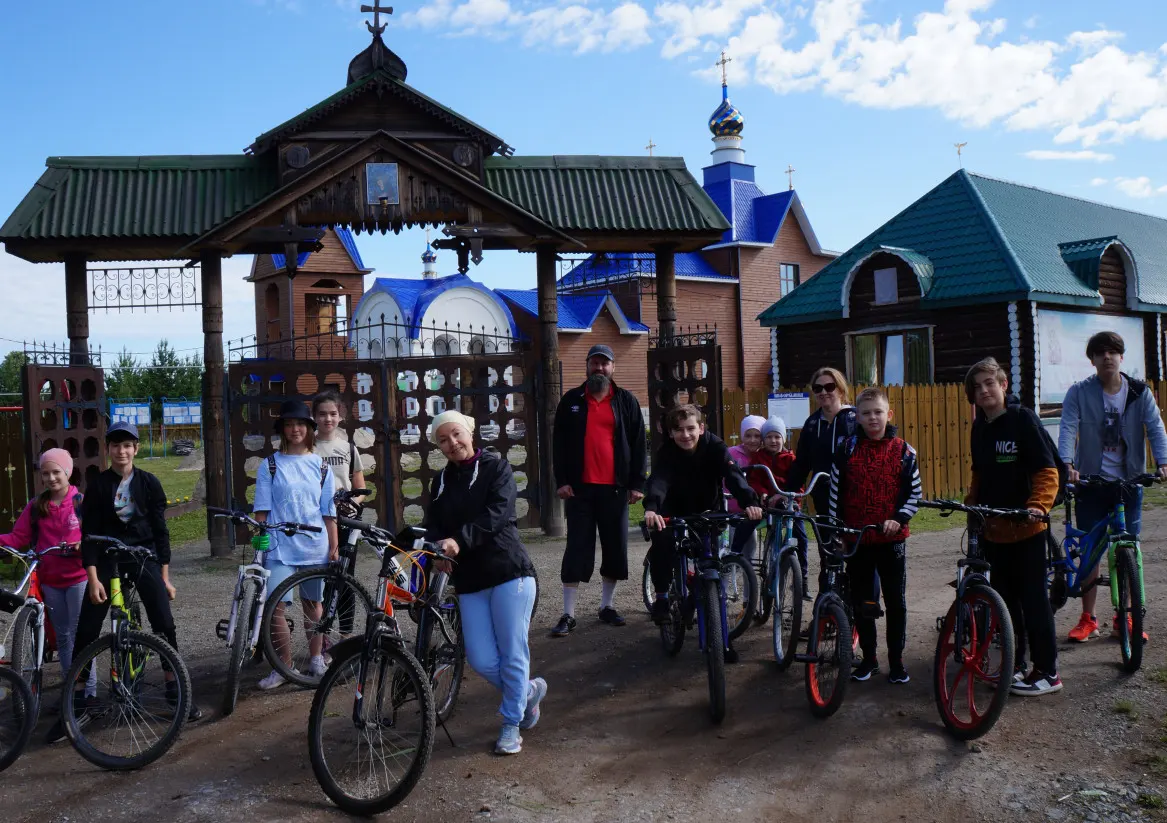  Артемовцы отдыхают и путешествуют по окрестностям на велосипедах