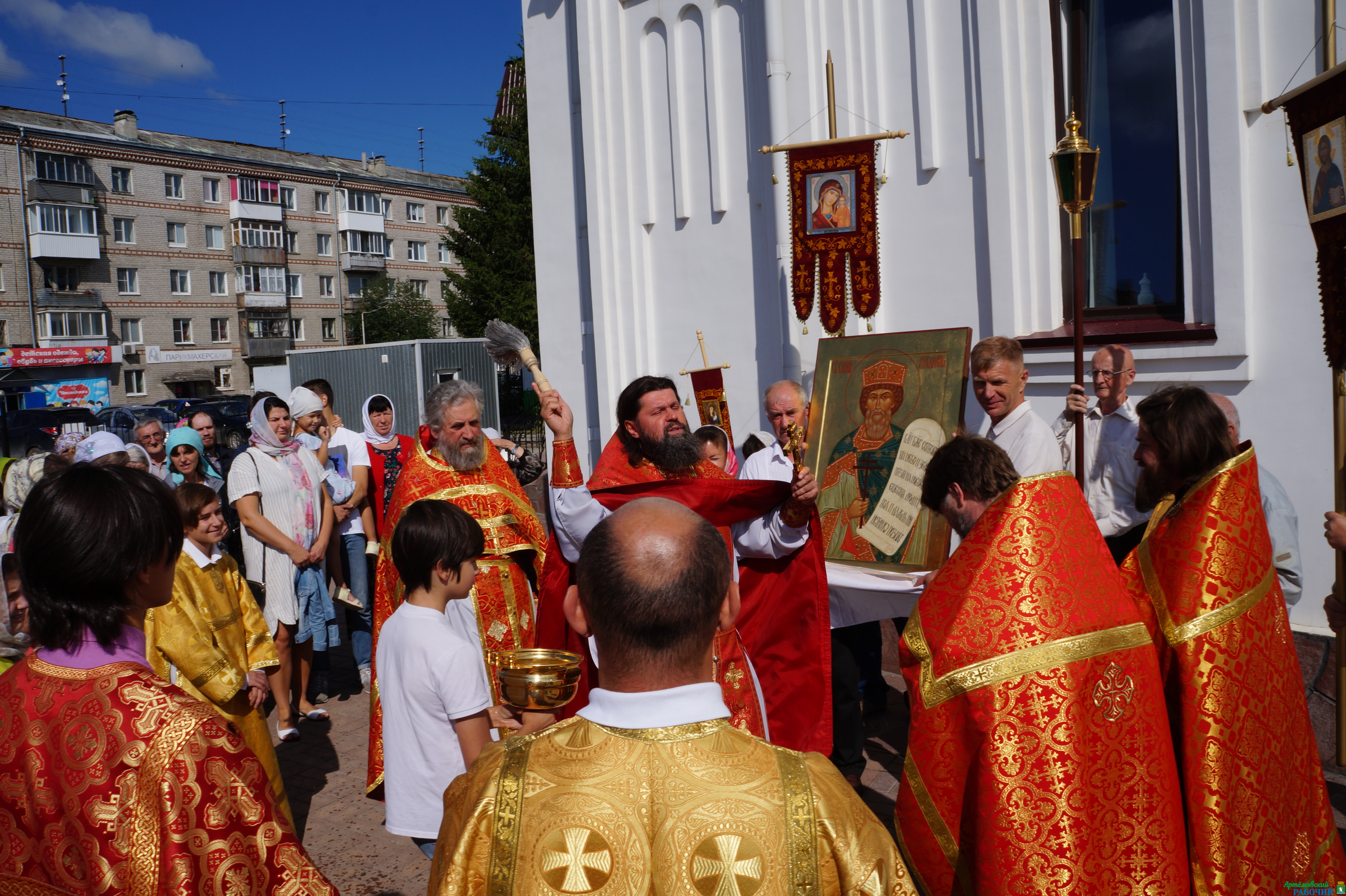 Прославляли великого князя Владимира, веру христианскую и Святую Русь.