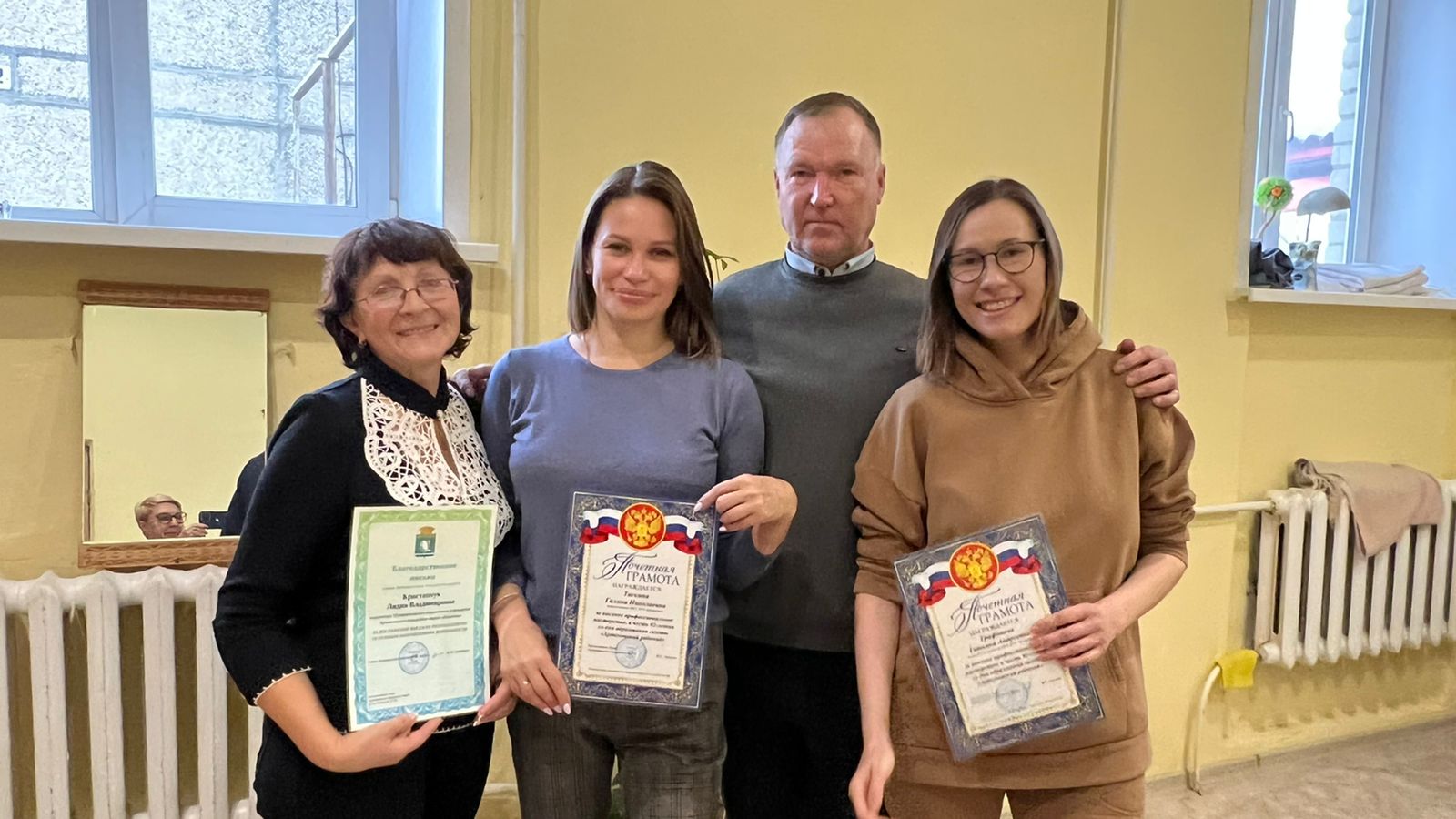 Предпраздничные радости в редакции артемовской газеты