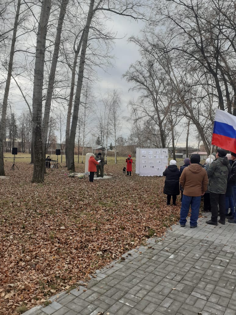 Надгробие рядом с Пушкиным: четверо «за», трое «против»