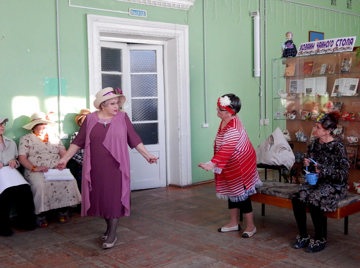 Фото Натальи Федоровой. Участники клуба – талантливые артисты. Ждем новых постановок с их участием!