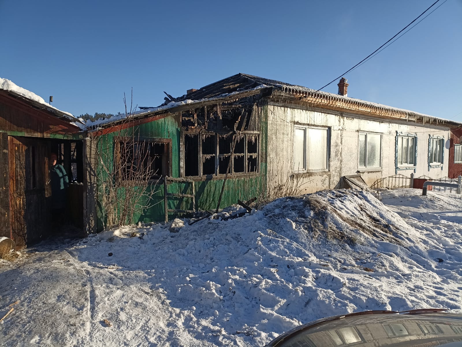 Баня и дом горели ночью