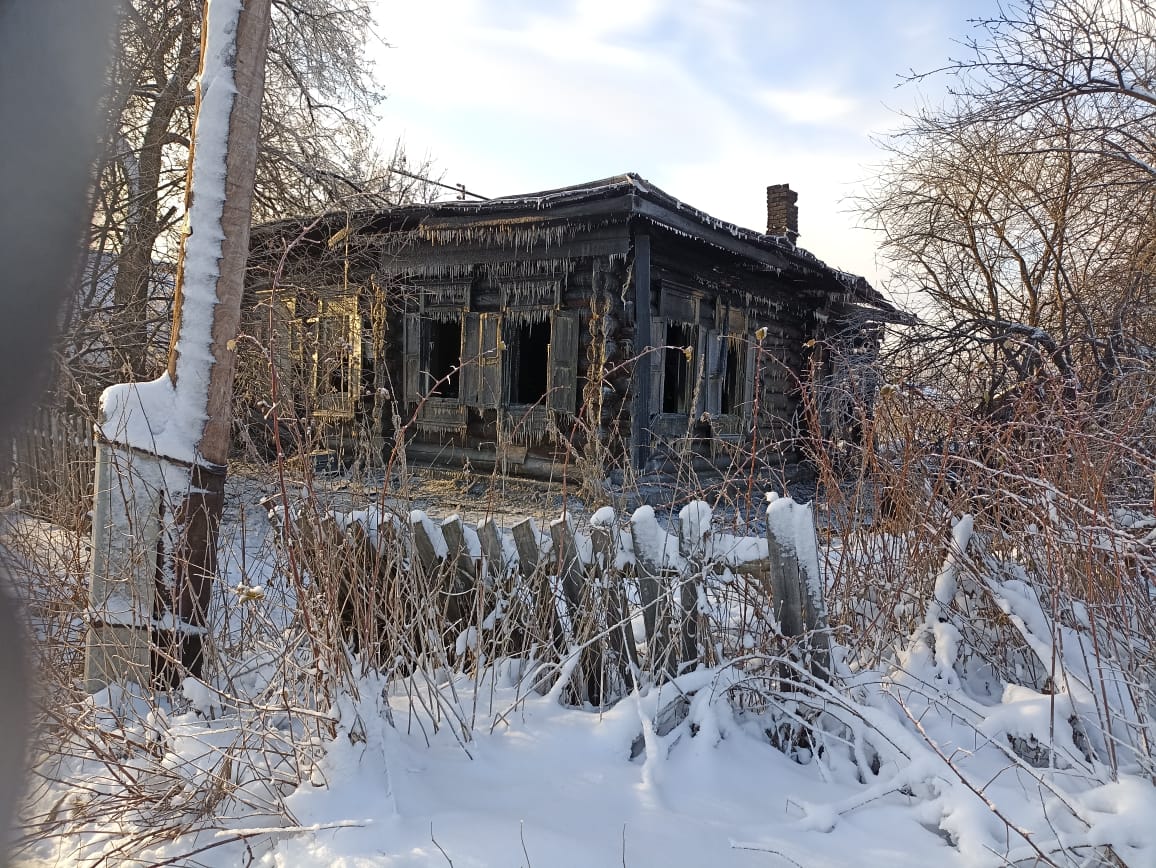 Мужчина погиб в загоревшемся доме