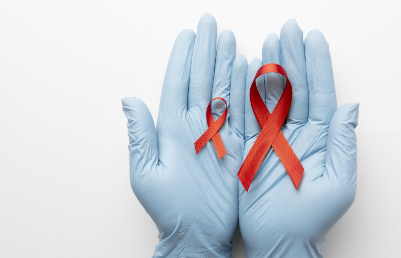 Фото с сайта https://ru.freepik.com/ Символ Всемирного дня борьбы со СПИДом - красная лента