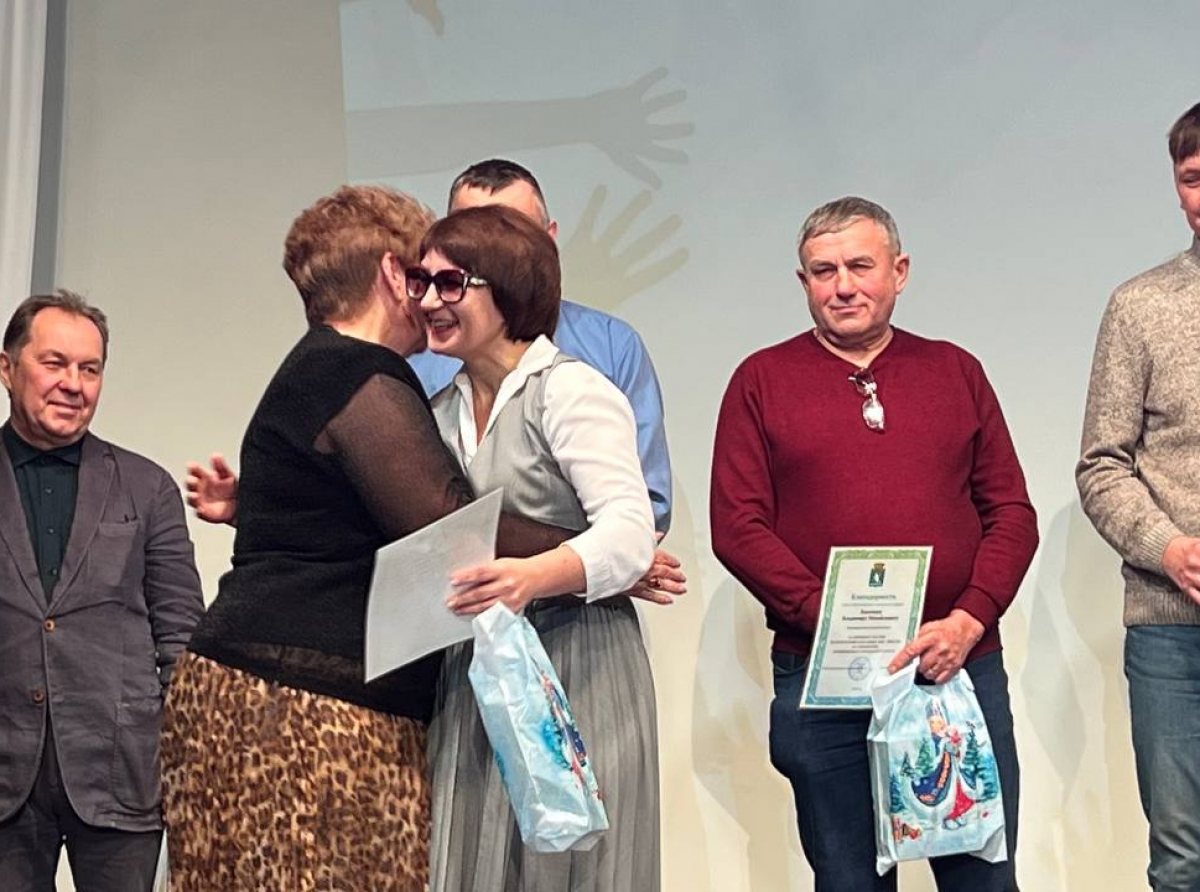 Фото Галины Таскиной. Море теплых слов, благодарностей и объятий дарили тем, кто делится добром с другими.