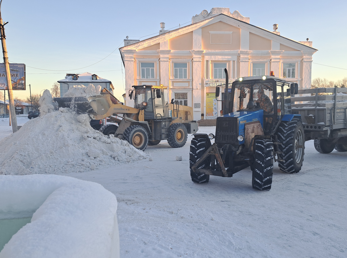 Фото предоставлено ОГИБДД ОМВД России по Артемовскому району. Опасная горка находилась прямо в центре города. Теперь ее убрали. Знаете, где есть подобные, сообщайте в дежурную часть