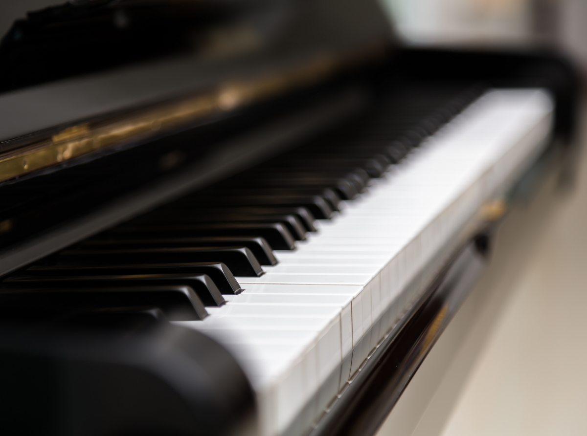 Фото с сайта https://ru.freepik.com/. Юная пианистка из п. Буланаш покоряет столицу. У вас есть шанс насладиться ее игрой. Не упустите его!