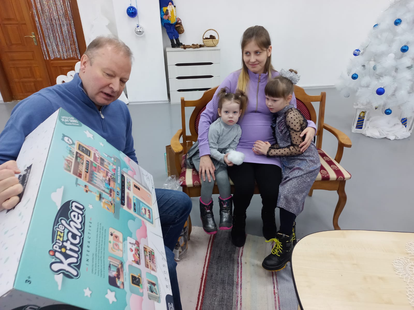 С подарком из Москвы – в Артемовский!