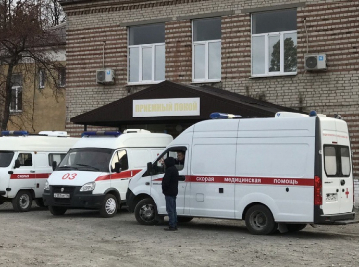 Фото из архива редакции. В эти каникулы один из пьяных пациентов-дебоширов в приемном покое напал на охранника. Пришлось звать на помощь полицейских