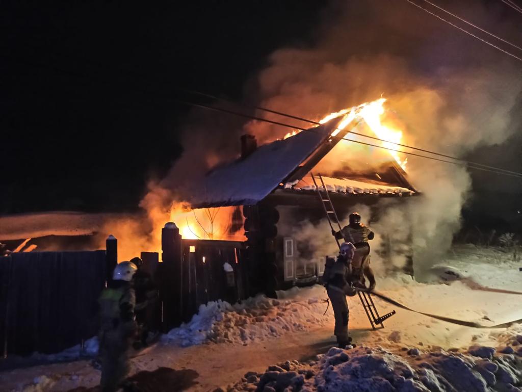 В Артемовском сгорел дом. Где еще горело в праздники?