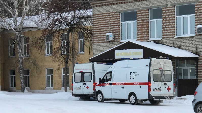 Артёмовские врачи накануне Рождества спасли пациента с ножевым ранением