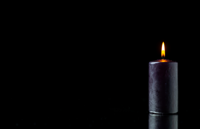 https://ru.freepik.com/free-photo/front-view-of-dark-candle-lighting-