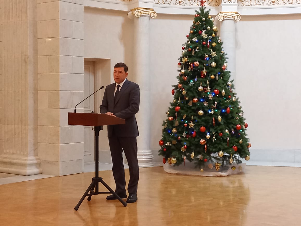 Губернатор поздравил журналистов с Днем российской печати