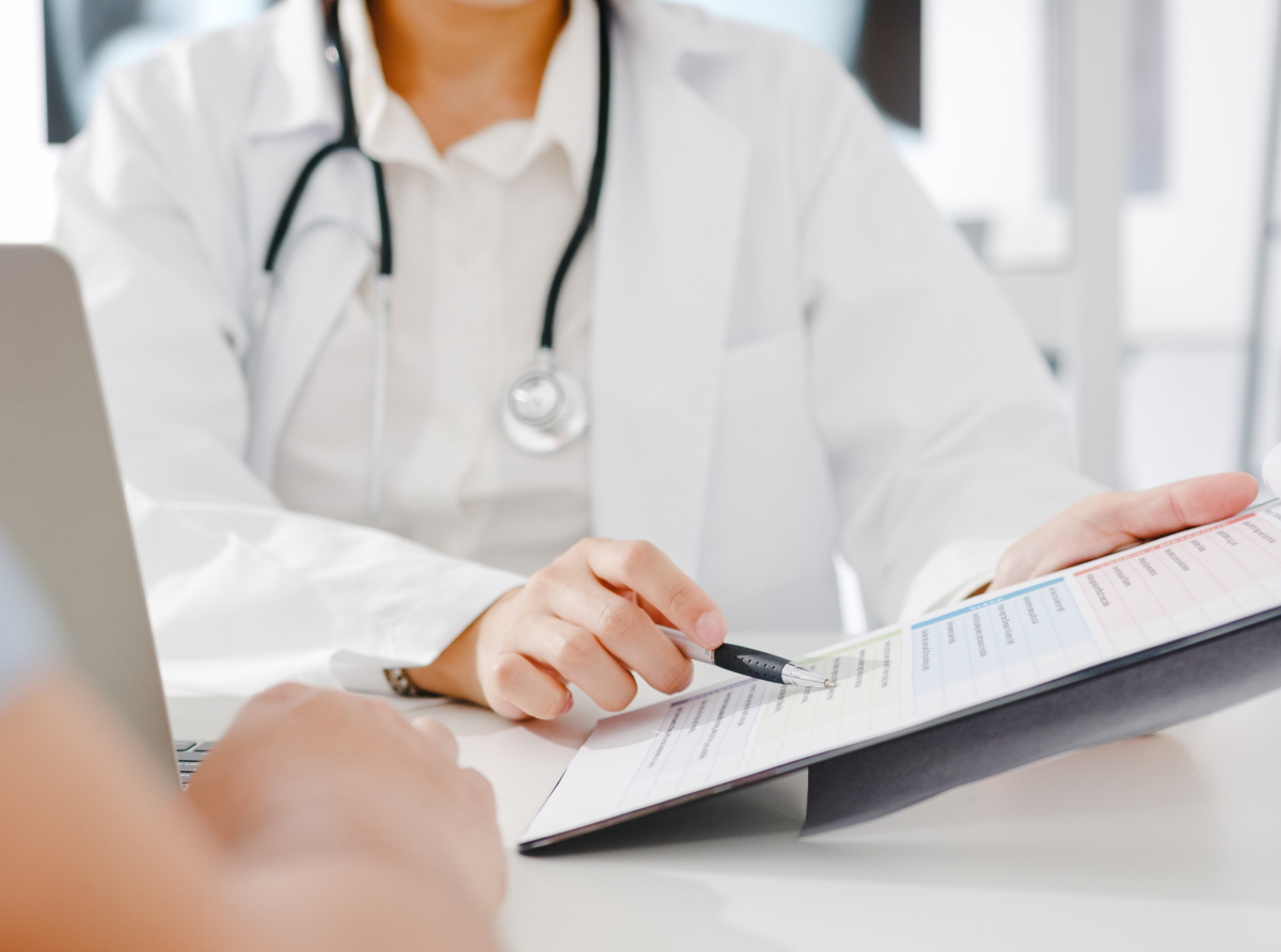 Фото с сайта https://ru.freepik.com. Более 100 врачей будут ежегодно пополнять кадровый состав отдалённых больниц Свердловской области.