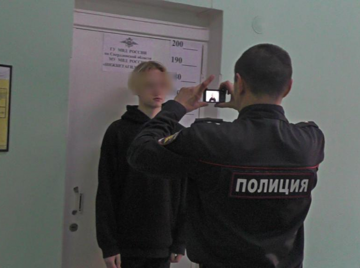 Фото предоставлено ГУ МВД. задача этого курьера была несложной: забрать деньги у обманутых граждан и передать их организаторам.