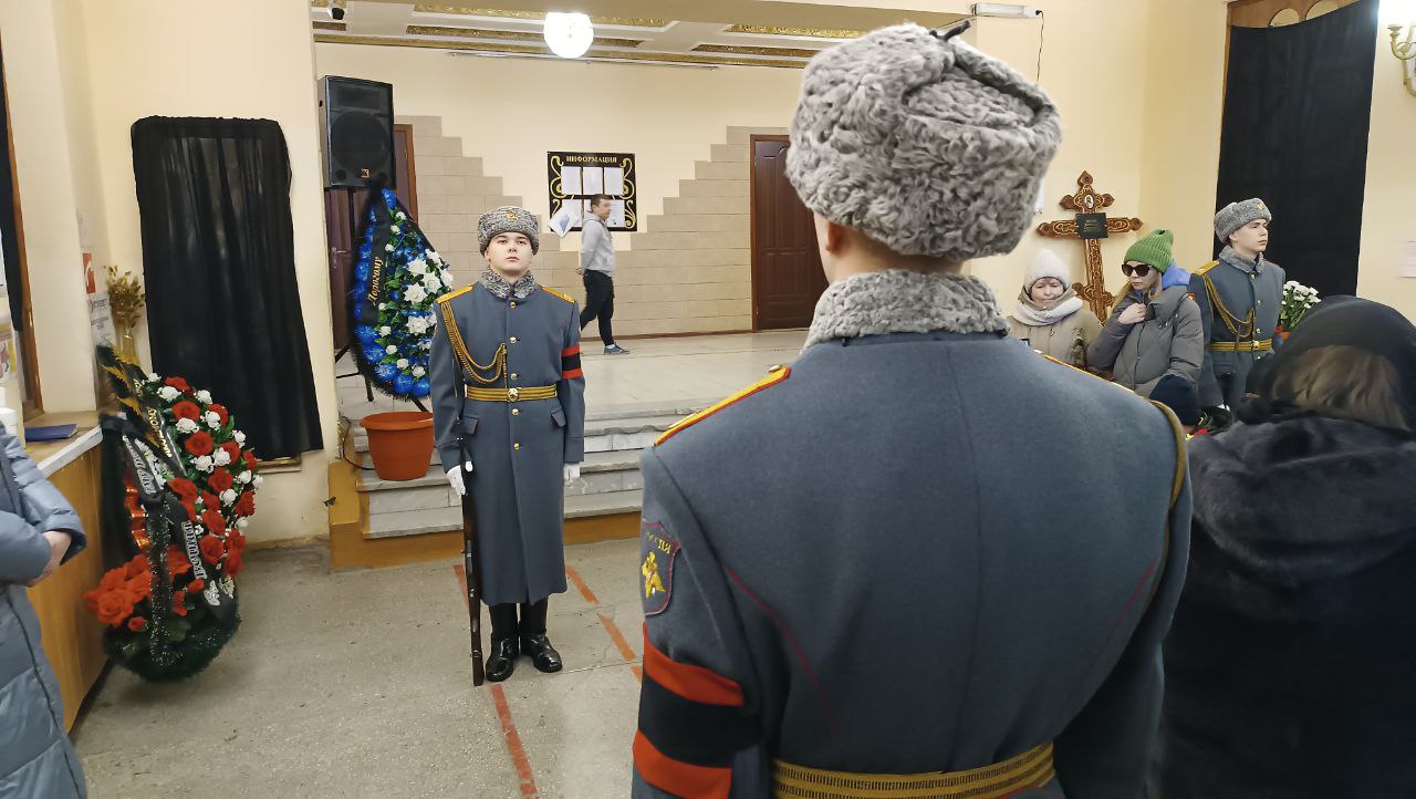 Уходят отважные, бесстрашные, смелые парни…