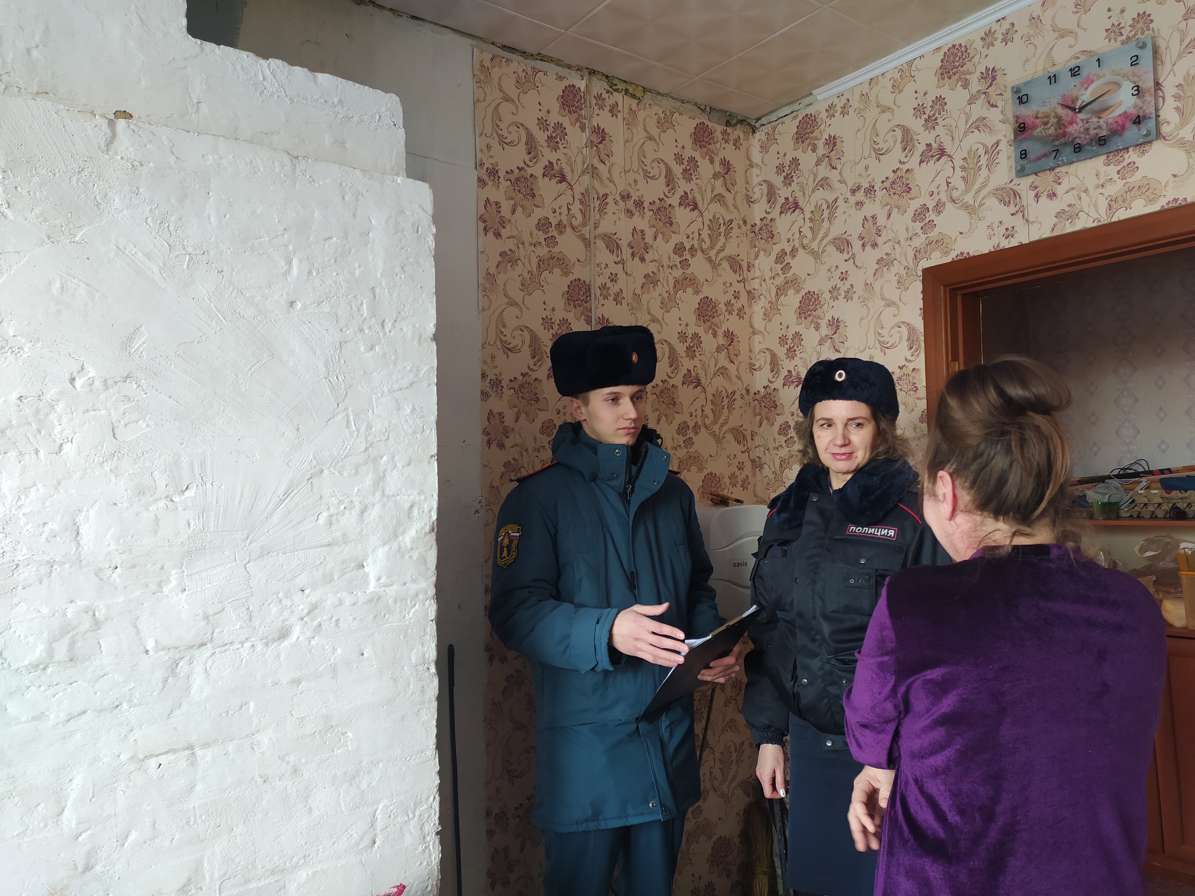 Навестили семьи в селах, выписали два предостережения