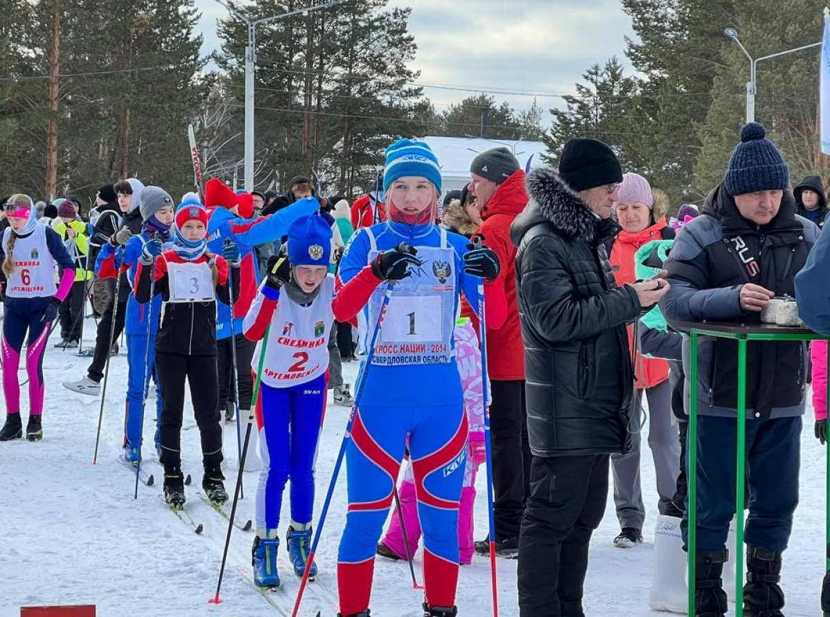 Фото Галины Таскиной. В спортивном празднике приняли участие почти 400 артемовцев.