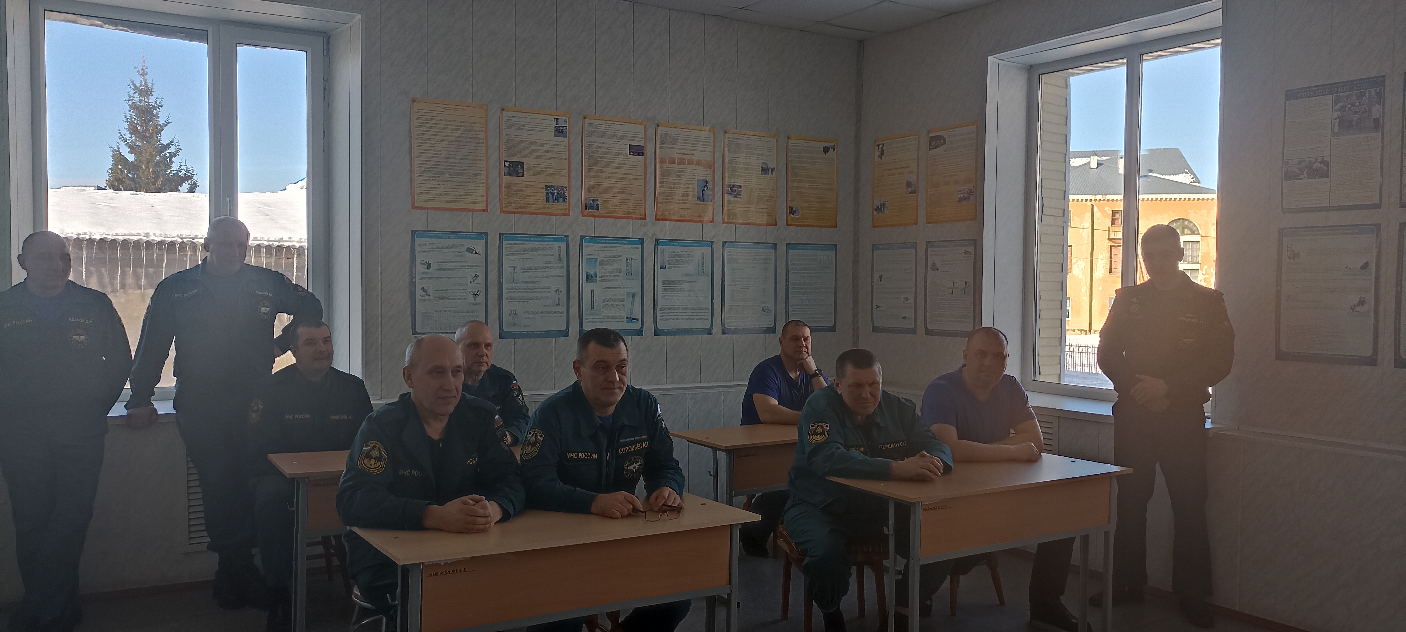 Пожарным рассказали о мошенниках