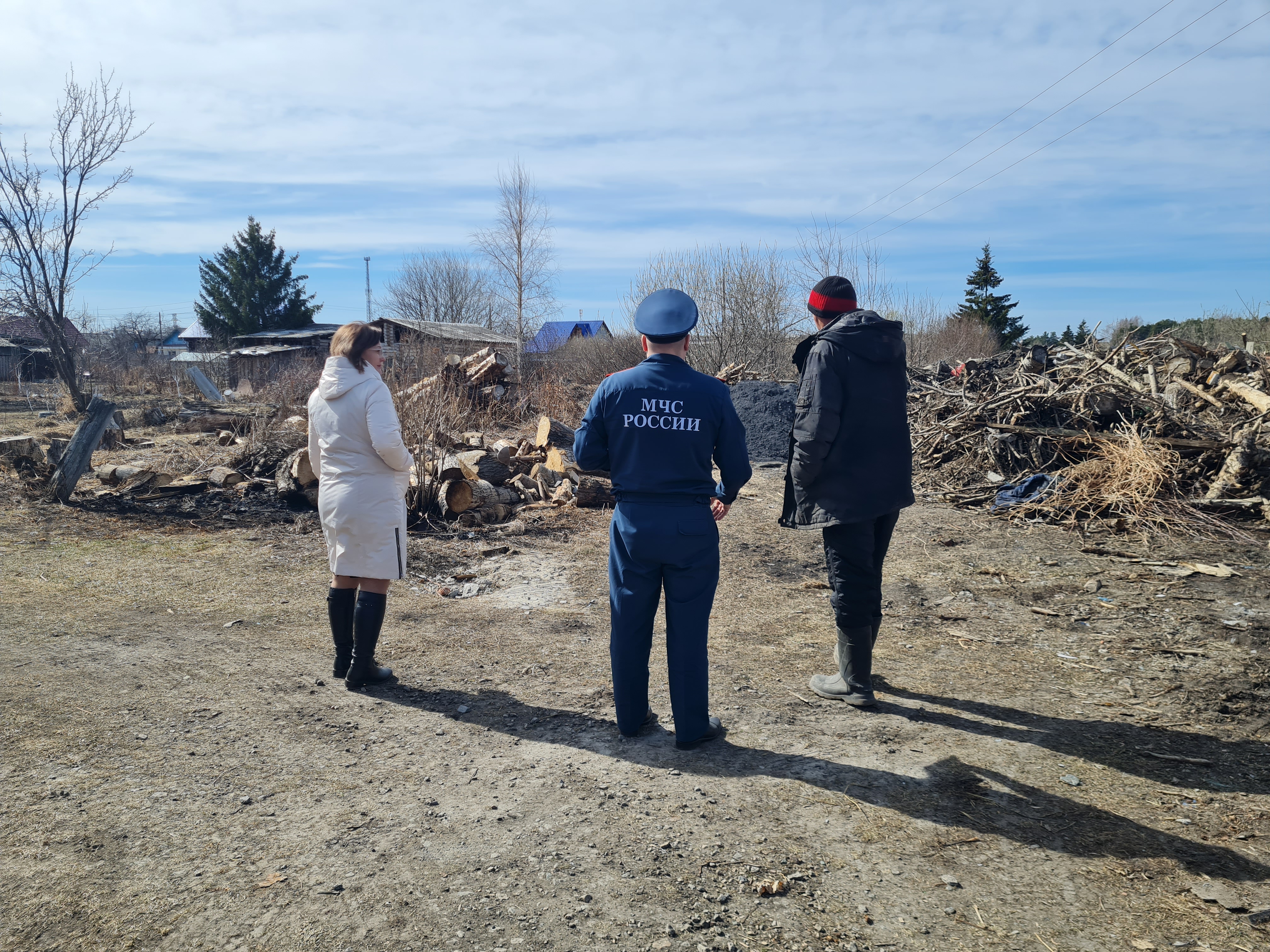 Потому что сезон - пожароопасный