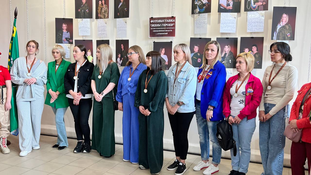 «Пообещай мне быть на связи»