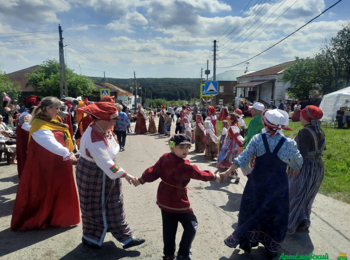 Фото из архива редакции. День села в Мироново всегда проходит весело и ярко. Обязательно приезжайте! 