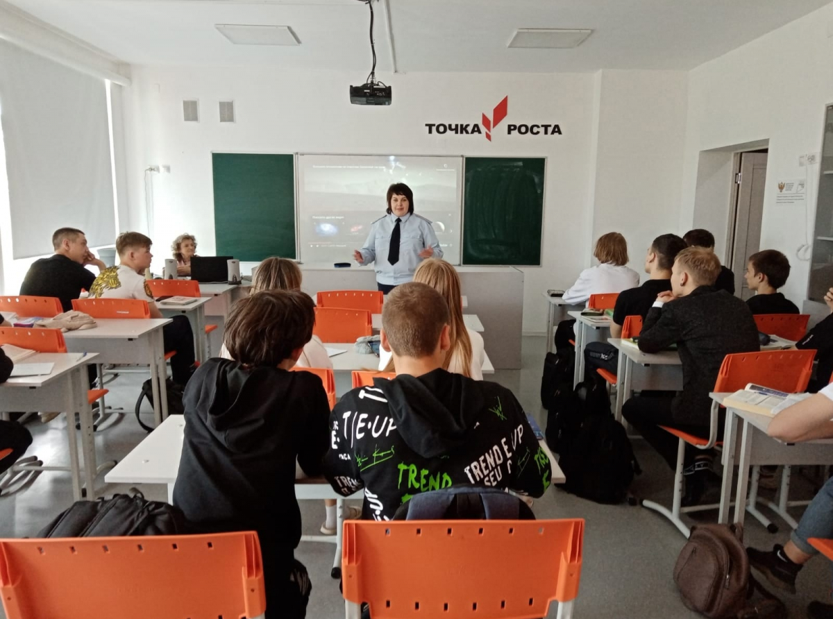 Фото предоставлено ОМВД. Если вам известны факты правонарушений, совершаемых в сфере семейно-бытовых отношений, неисполнения родителями обязанностей по воспитанию и содержанию детей, жестокого обращения с ними, правонарушения несовершеннолетними просим сообщать имеющуюся информацию в полицию на телефон дежурной части: 8(34363) 2-12-02.