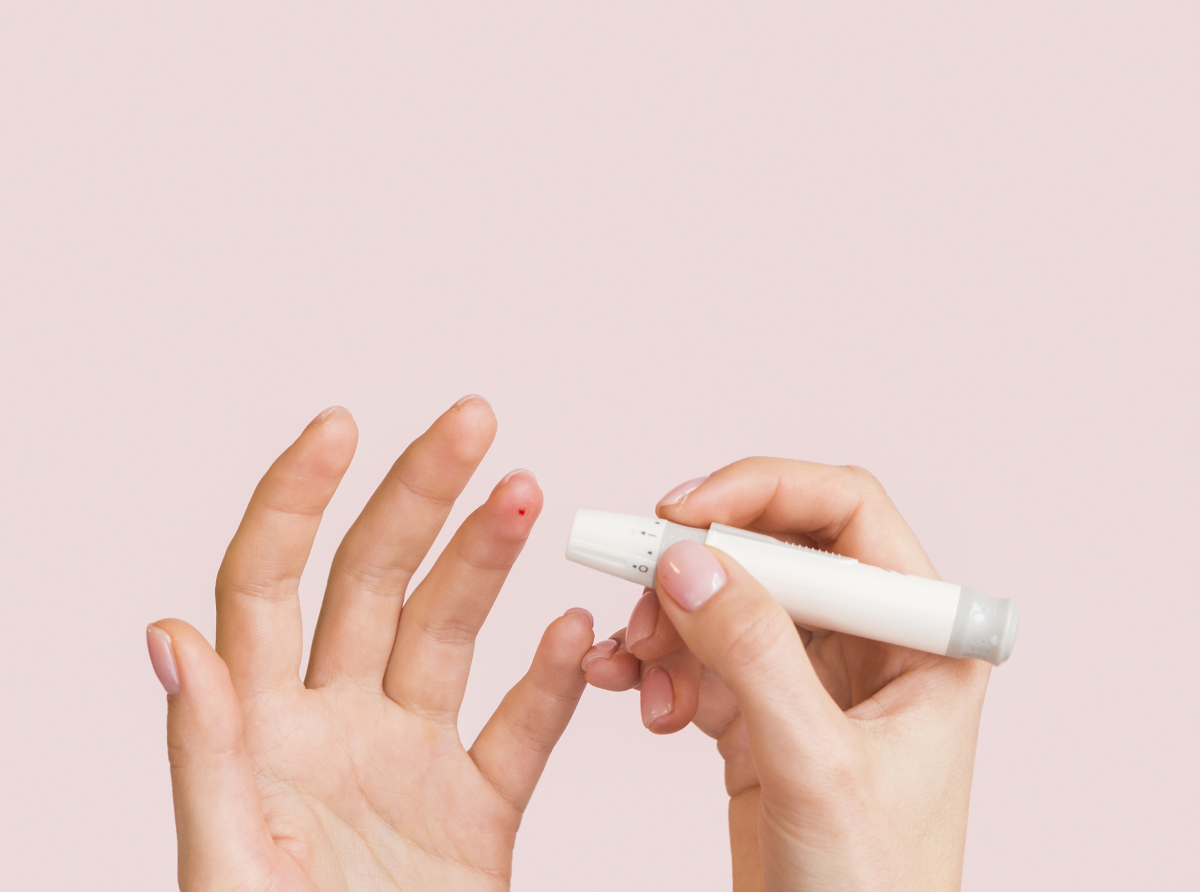 Фото с сайта Фото с сайта https://ru.freepik.com/Для того, чтобы проблемы со здоровьем, настоящие или будущие, вышли на поверхность, надо просто собраться и пойти в поликлинику на диспансеризацию. Но большинству и это сделать лень. А потом едем в стационар на скорой в тяжёлом состоянии...